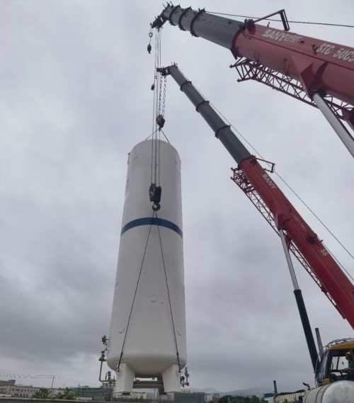 LNG低溫閥門_低溫截止閥_低溫球閥儲(chǔ)罐應(yīng)用現(xiàn)場(chǎng) LNG低溫閥門_低溫截止閥_低溫球閥儲(chǔ)罐應(yīng)用現(xiàn)場(chǎng)