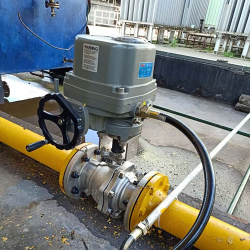 防爆液氨緊急切斷閥_山東區(qū)域氨站儲罐安裝現(xiàn)場